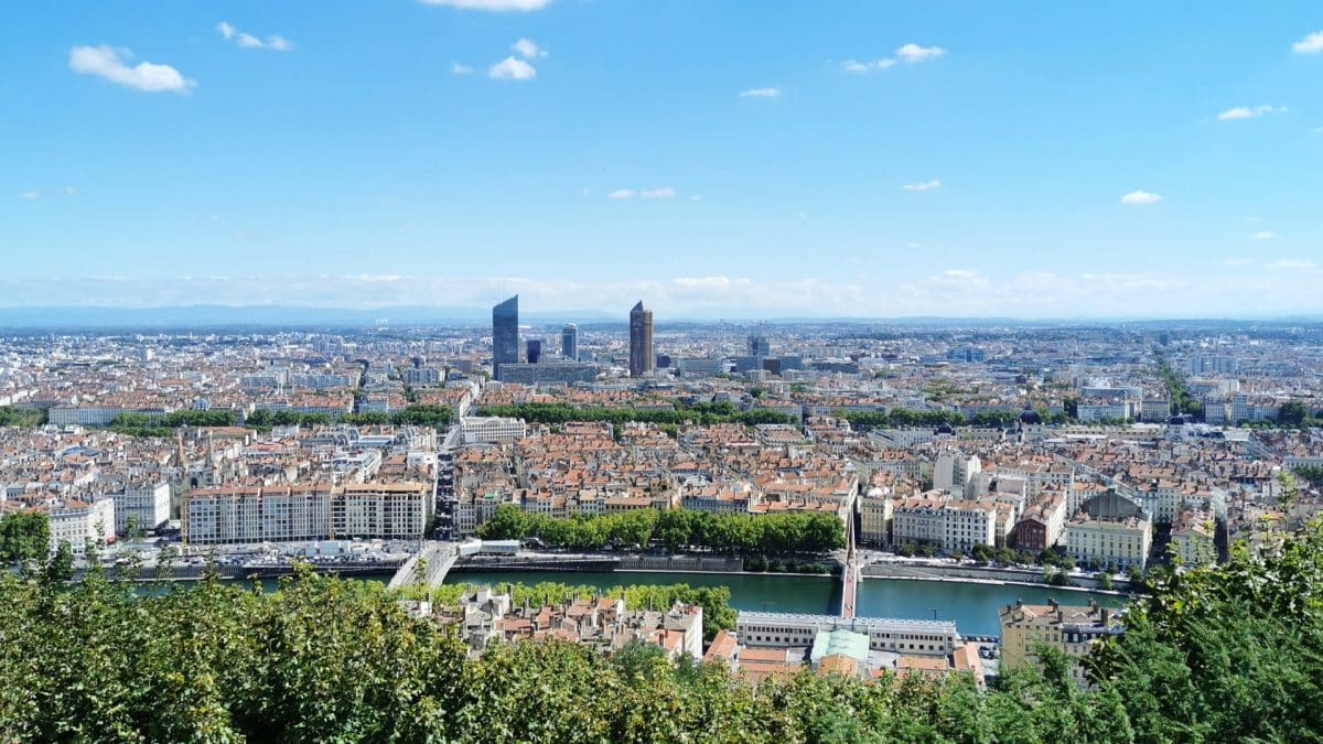 Offrez-vous plus d'espace chez vous grâce à un garde-meuble à Lyon !