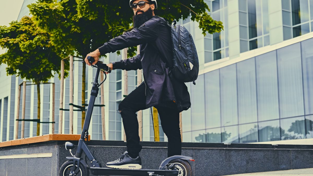 Trottinette électrique : ce que la loi impose vraiment en matière d'assurance